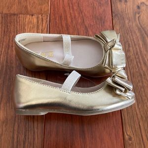 Toddler size 6, gold flats